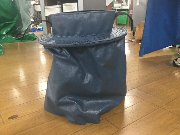 生地が厚手なので自立